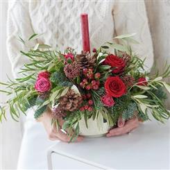 FESTIVE TABLE CANDLE ARRANGEMENT 