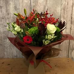 A CHRISTMAS CRACKER special offer florist choice