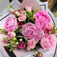     A    SUMMER HANDTIED DAILY SPECIAL florist choice 