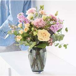            SPECIAL DAILY OFFER  VASE OF FLOWERS      florist choice 