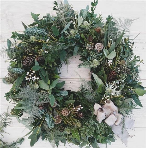 Eucalyptus christmas wreath deals